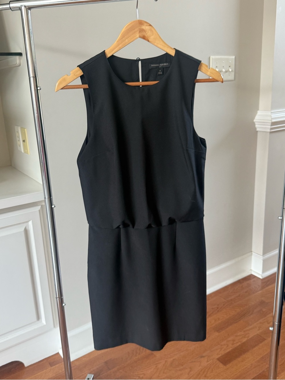 Banana Republic Black Sleeveless Shift Dress